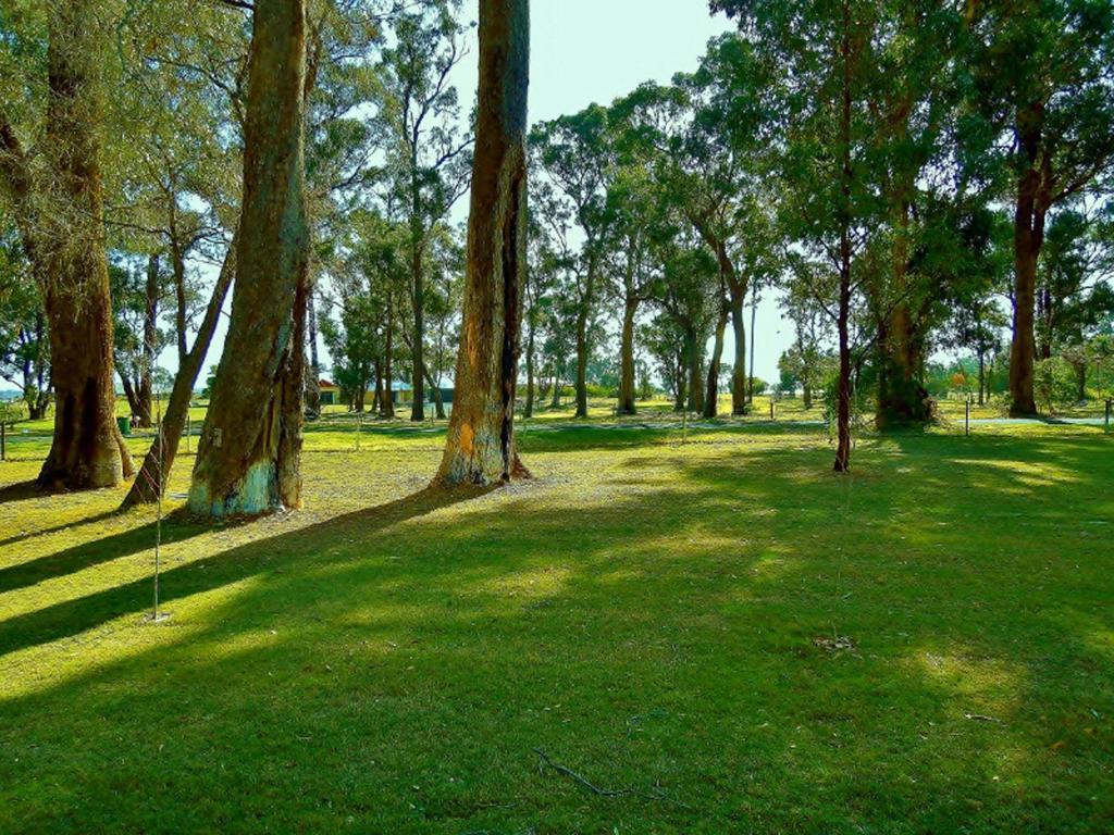 Inn The Tuarts Guest Lodge Busselton Accommodation - Adults Only Екстер'єр фото