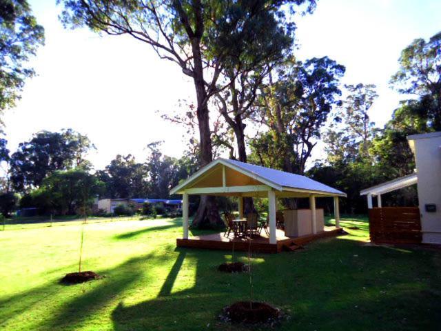 Inn The Tuarts Guest Lodge Busselton Accommodation - Adults Only Екстер'єр фото