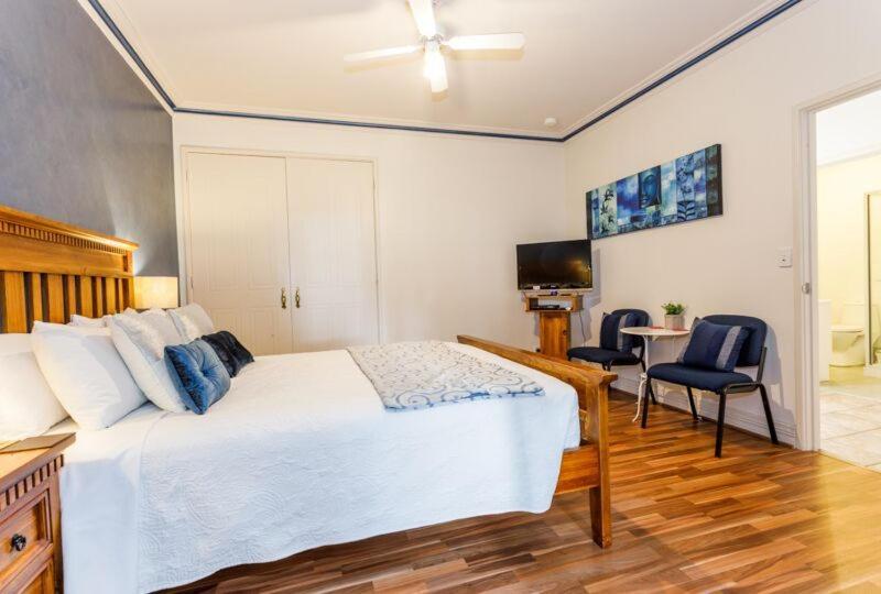 Inn The Tuarts Guest Lodge Busselton Accommodation - Adults Only Екстер'єр фото