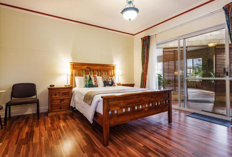 Inn The Tuarts Guest Lodge Busselton Accommodation - Adults Only Екстер'єр фото