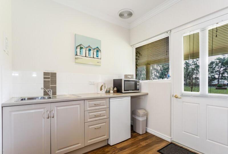 Inn The Tuarts Guest Lodge Busselton Accommodation - Adults Only Екстер'єр фото
