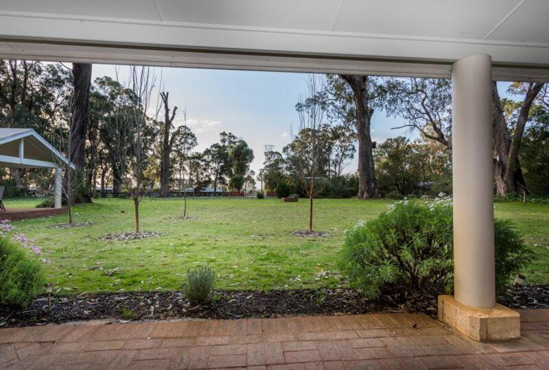 Inn The Tuarts Guest Lodge Busselton Accommodation - Adults Only Екстер'єр фото