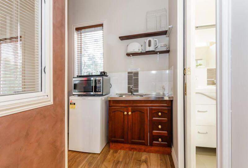 Inn The Tuarts Guest Lodge Busselton Accommodation - Adults Only Екстер'єр фото