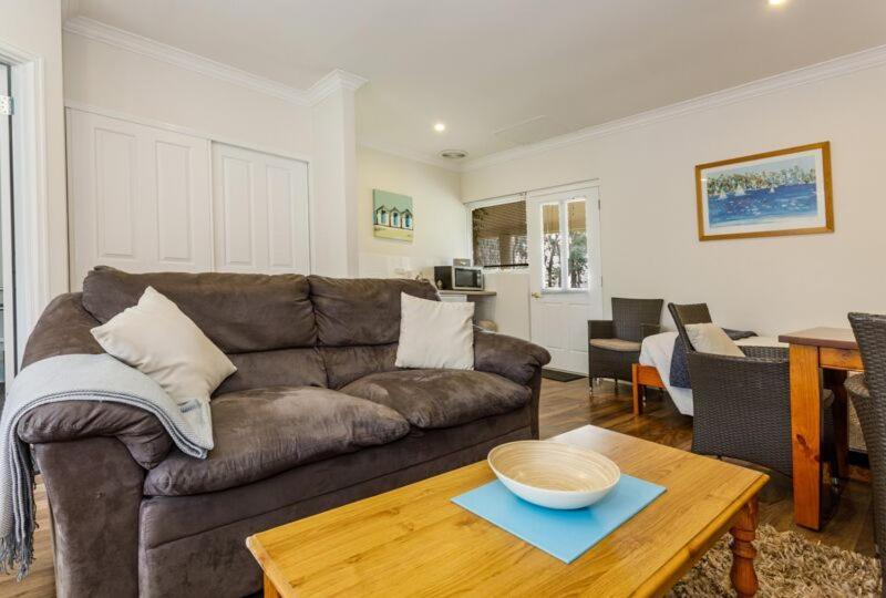 Inn The Tuarts Guest Lodge Busselton Accommodation - Adults Only Екстер'єр фото